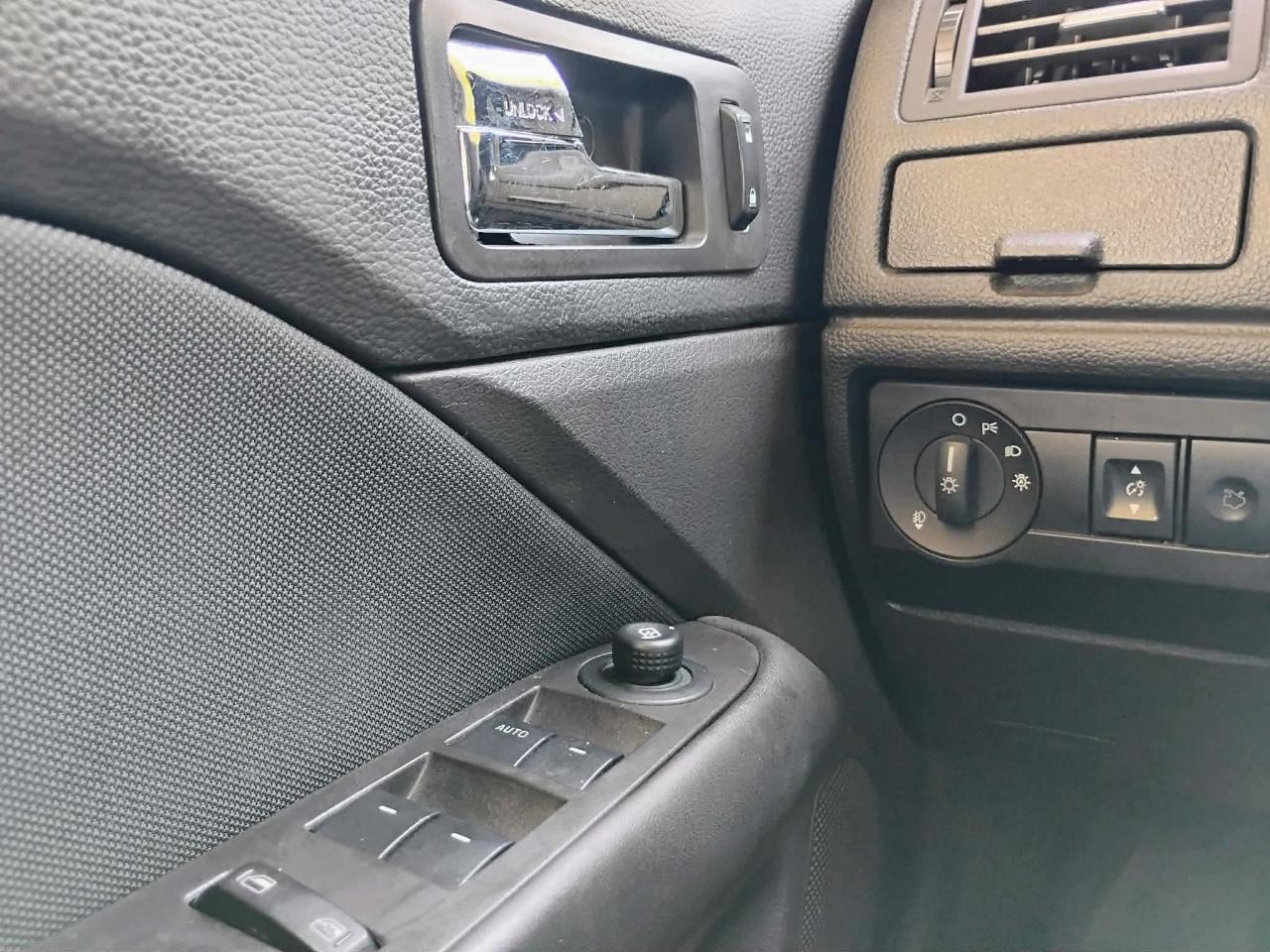 Ford Fusion 4dr Sdn SE FWD 2012