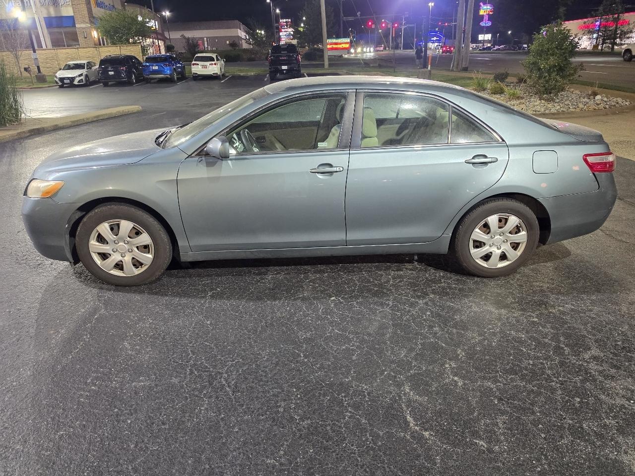 Toyota Camry 4dr Sdn I4 Man (Natl) 2009