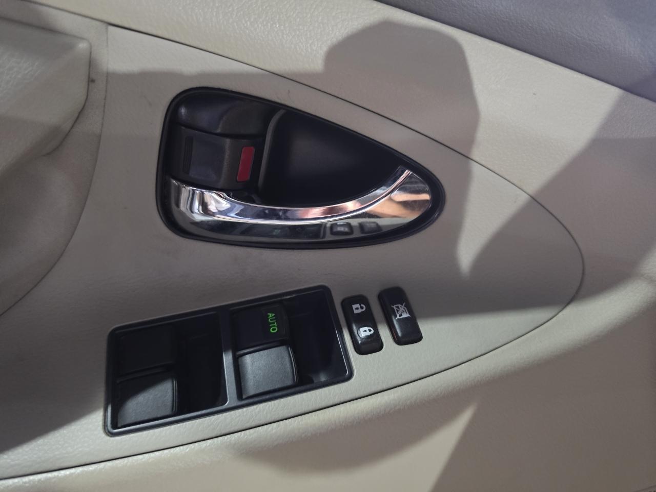 Toyota Camry 4dr Sdn I4 Man (Natl) 2009