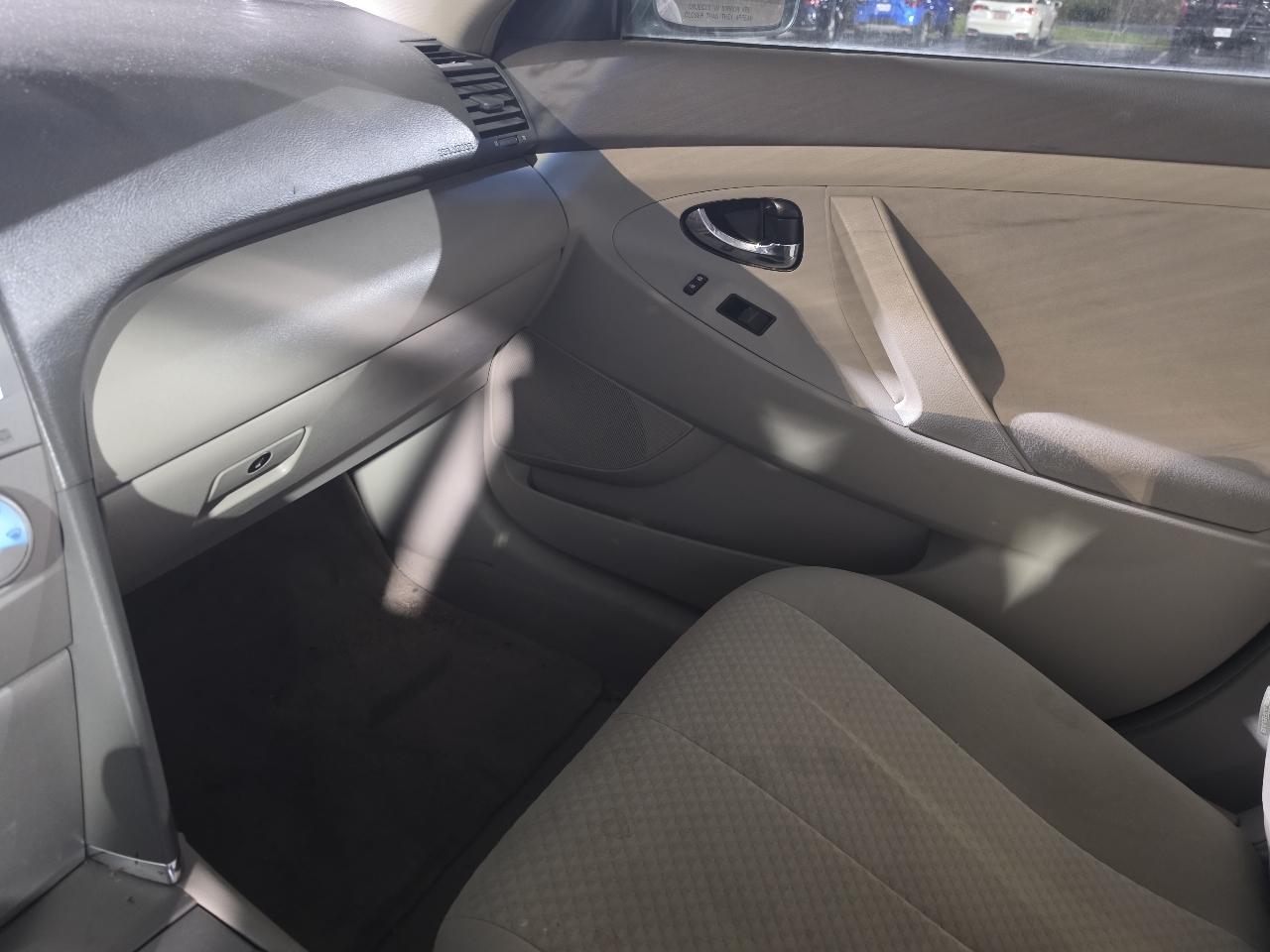 Toyota Camry 4dr Sdn I4 Man (Natl) 2009