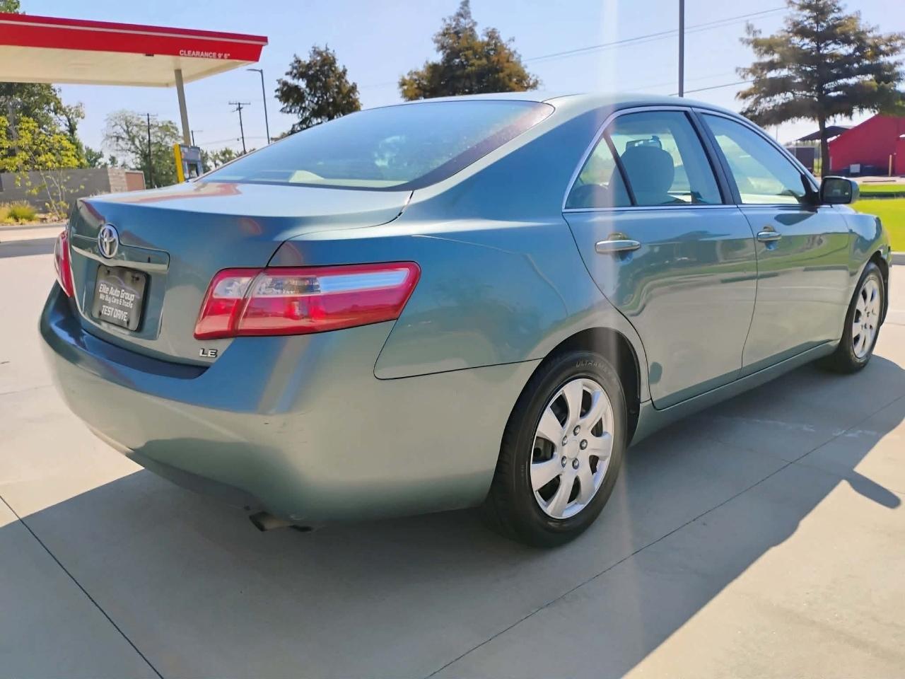 Toyota Camry 4dr Sdn I4 Man (Natl) 2009