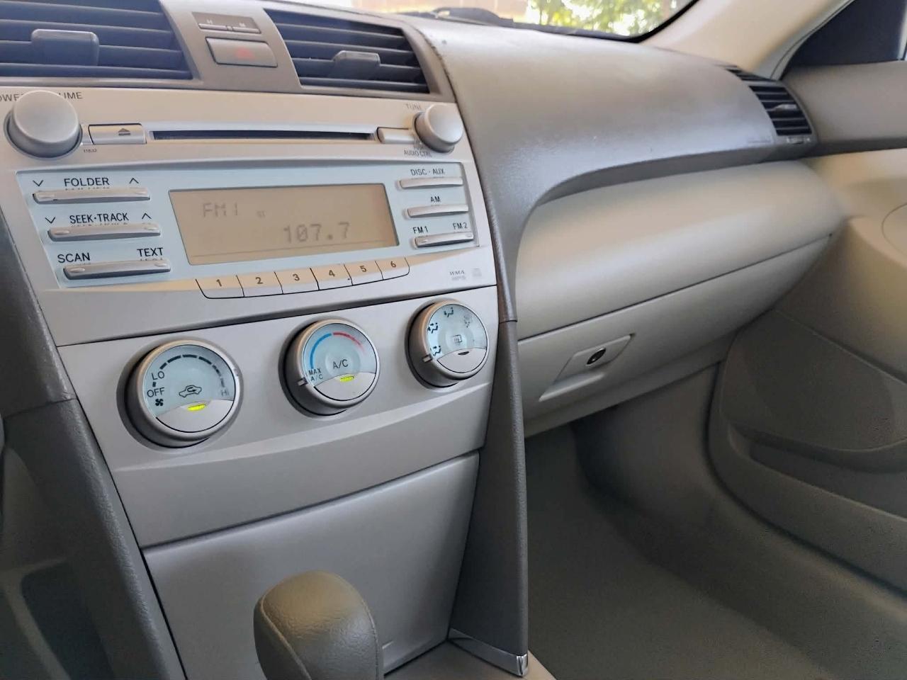 Toyota Camry 4dr Sdn I4 Man (Natl) 2009