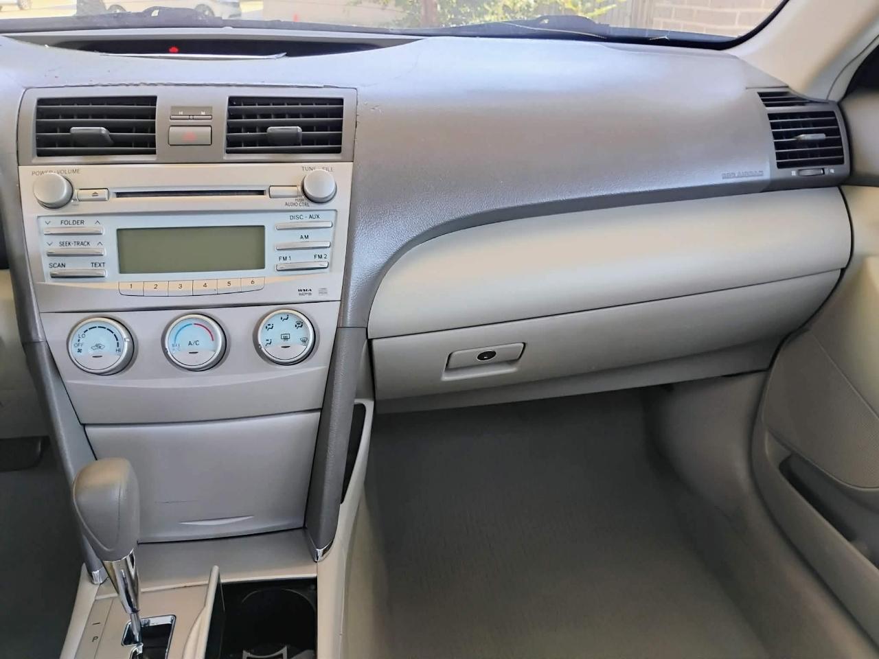 Toyota Camry 4dr Sdn I4 Man (Natl) 2009
