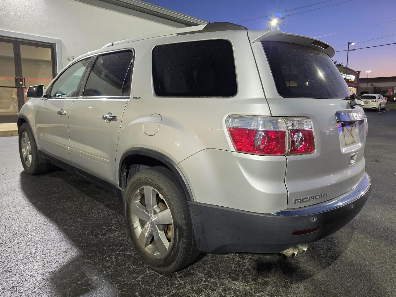 GMC Acadia FWD 4dr SLT1 2011