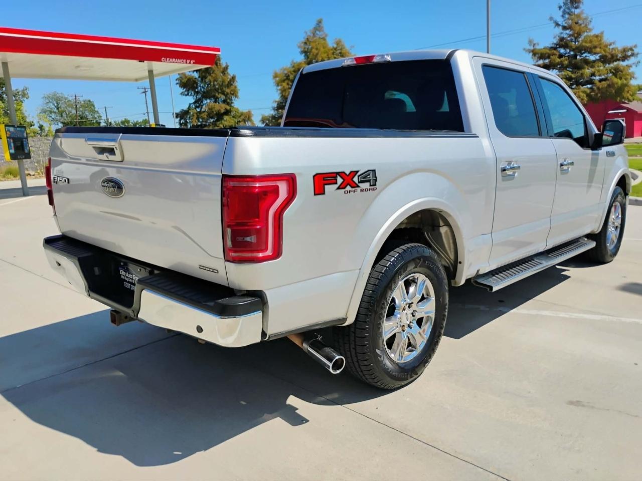 Ford F-150 4WD SuperCrew 139" Lariat 2015