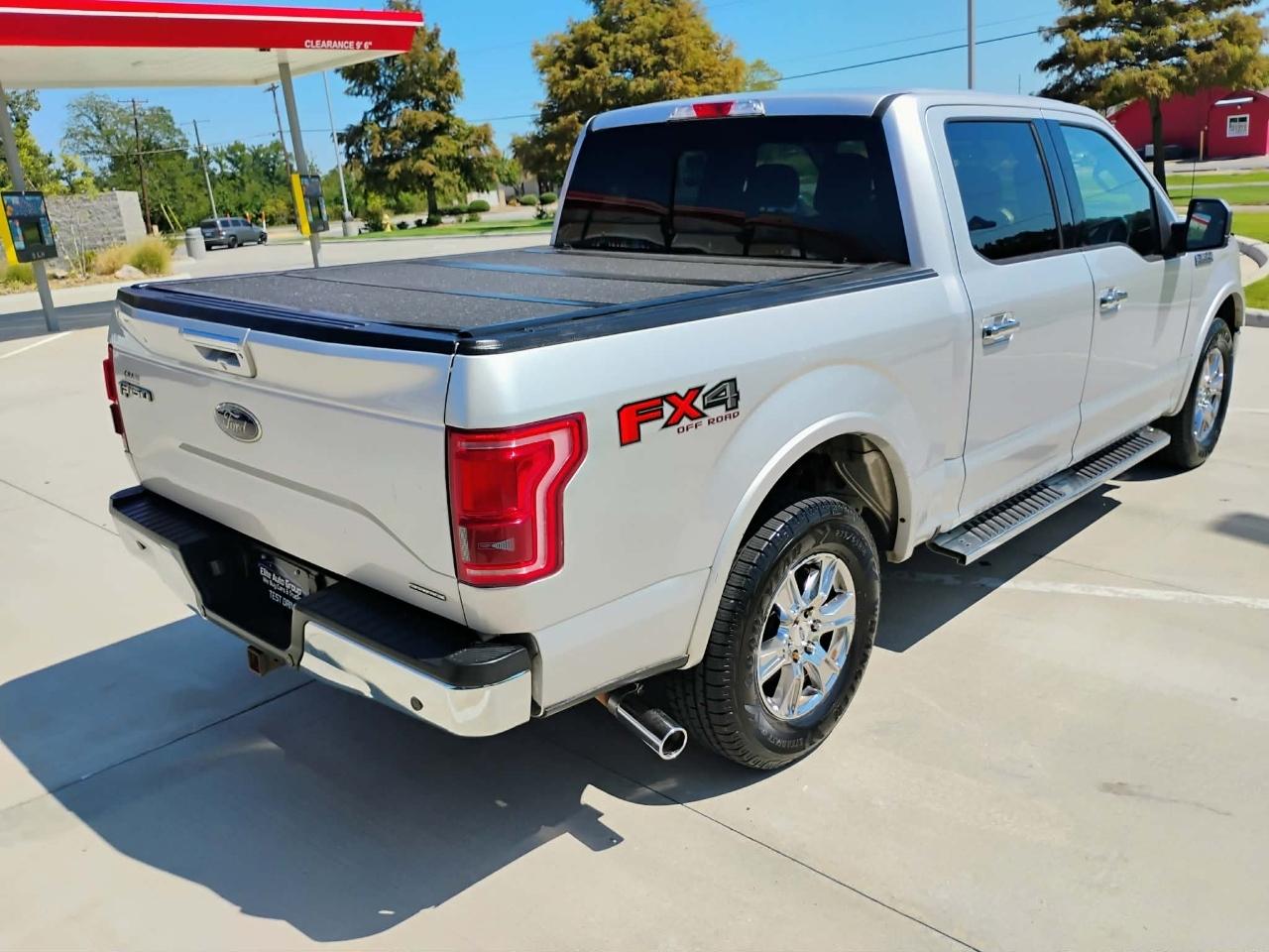 Ford F-150 4WD SuperCrew 139" Lariat 2015