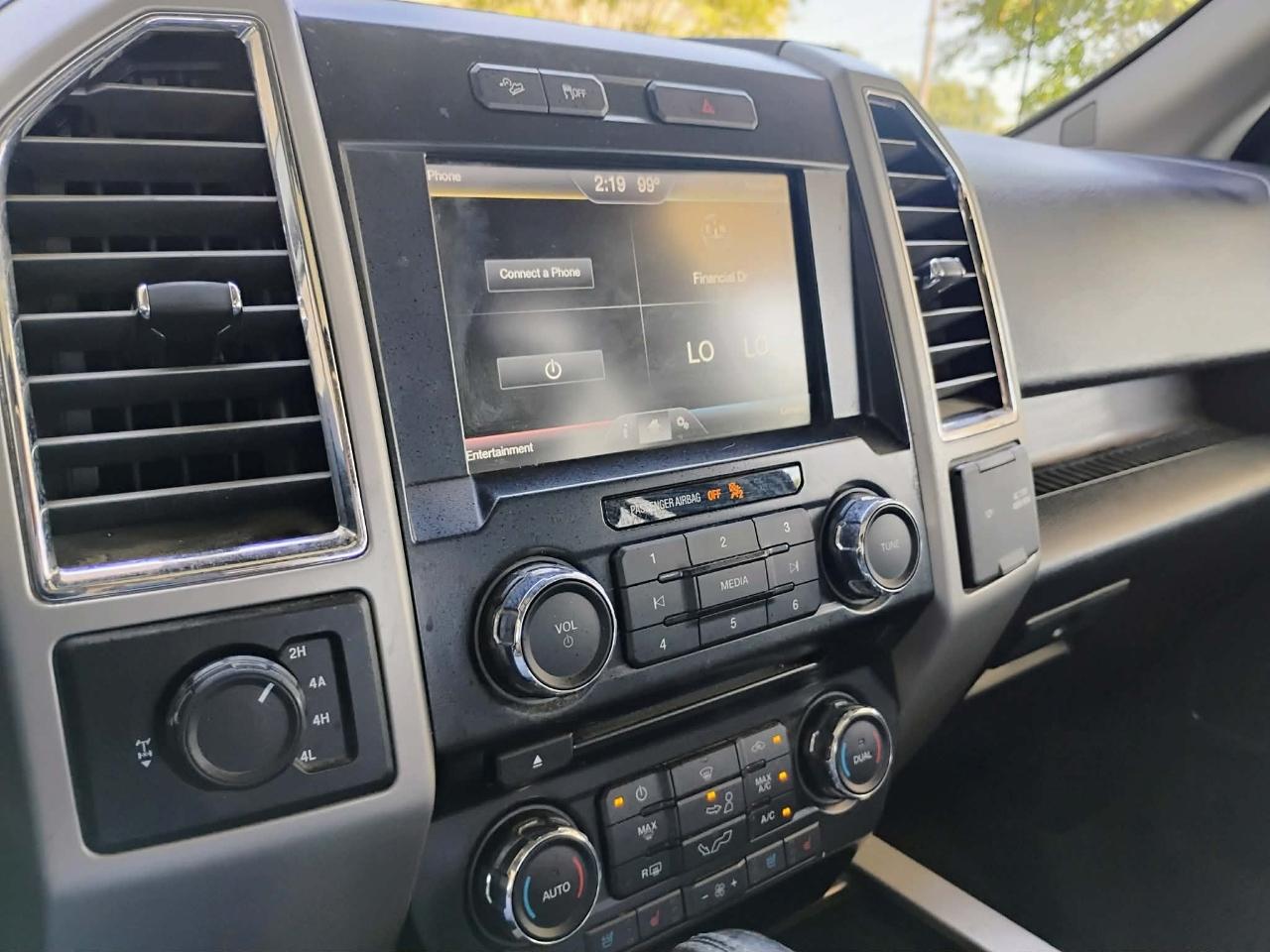 Ford F-150 4WD SuperCrew 139" Lariat 2015