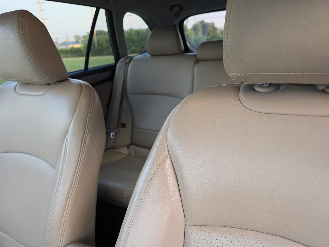 Subaru Outback 4dr Wgn 2.5i Premium 2015