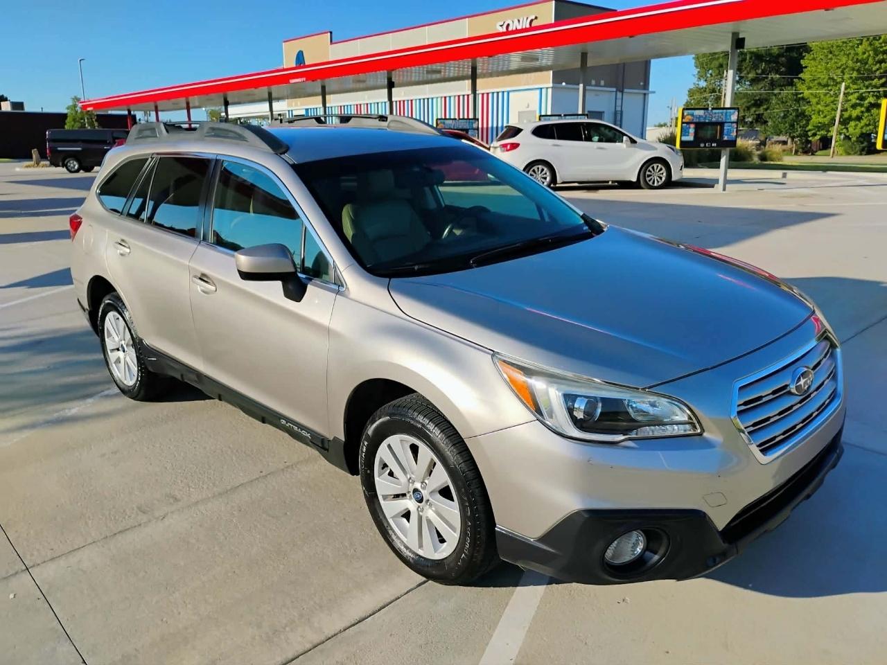 Subaru Outback 4dr Wgn 2.5i Premium 2015