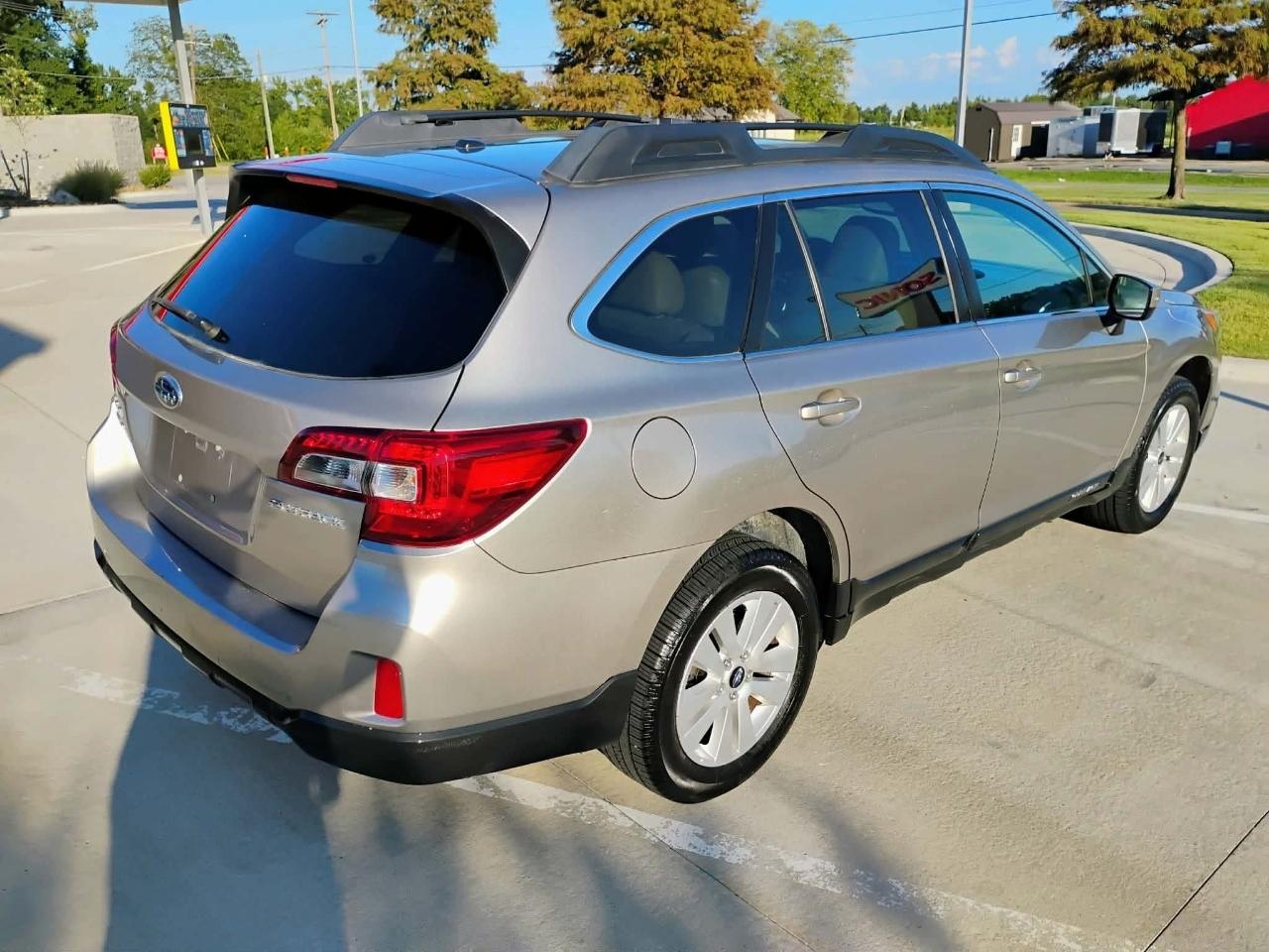 Subaru Outback 4dr Wgn 2.5i Premium 2015