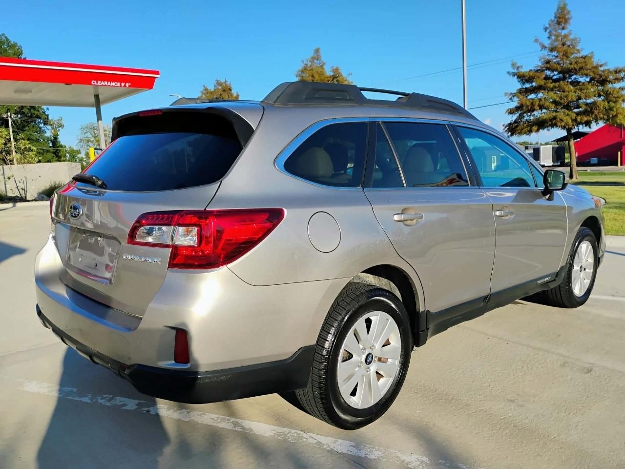 Subaru Outback 4dr Wgn 2.5i Premium 2015