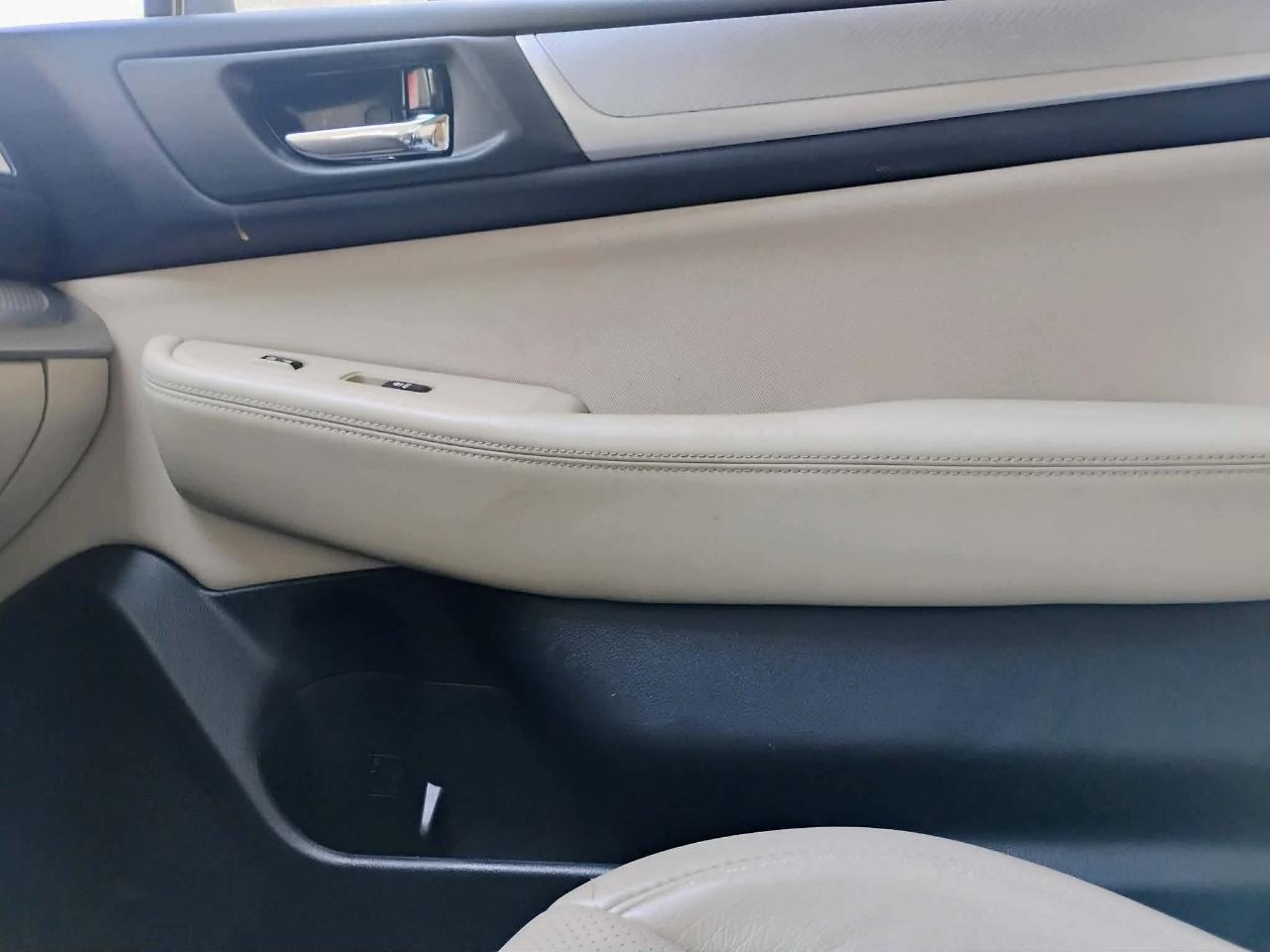 Subaru Outback 4dr Wgn 2.5i Premium 2015