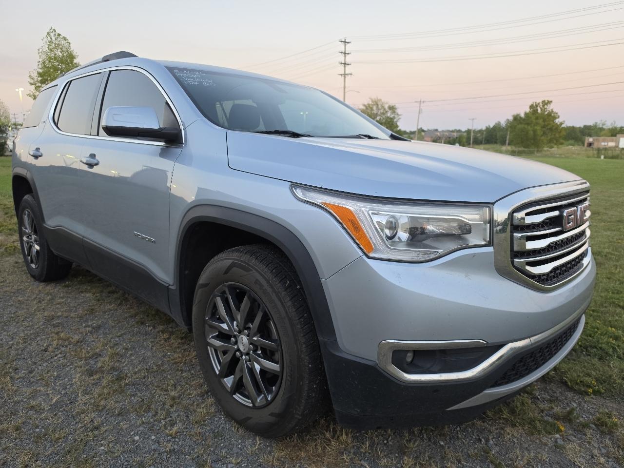 GMC Acadia FWD 4dr SLT w/SLT-1 2017