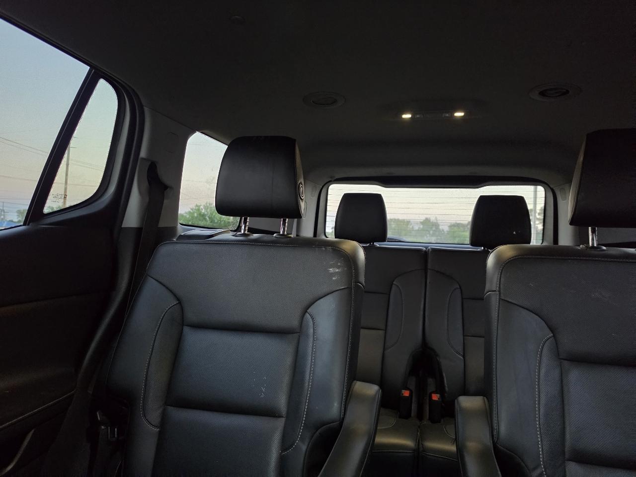 GMC Acadia FWD 4dr SLT w/SLT-1 2017