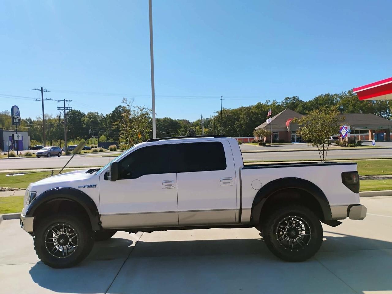 Ford F-150 4WD SuperCrew 139" Lariat 2010