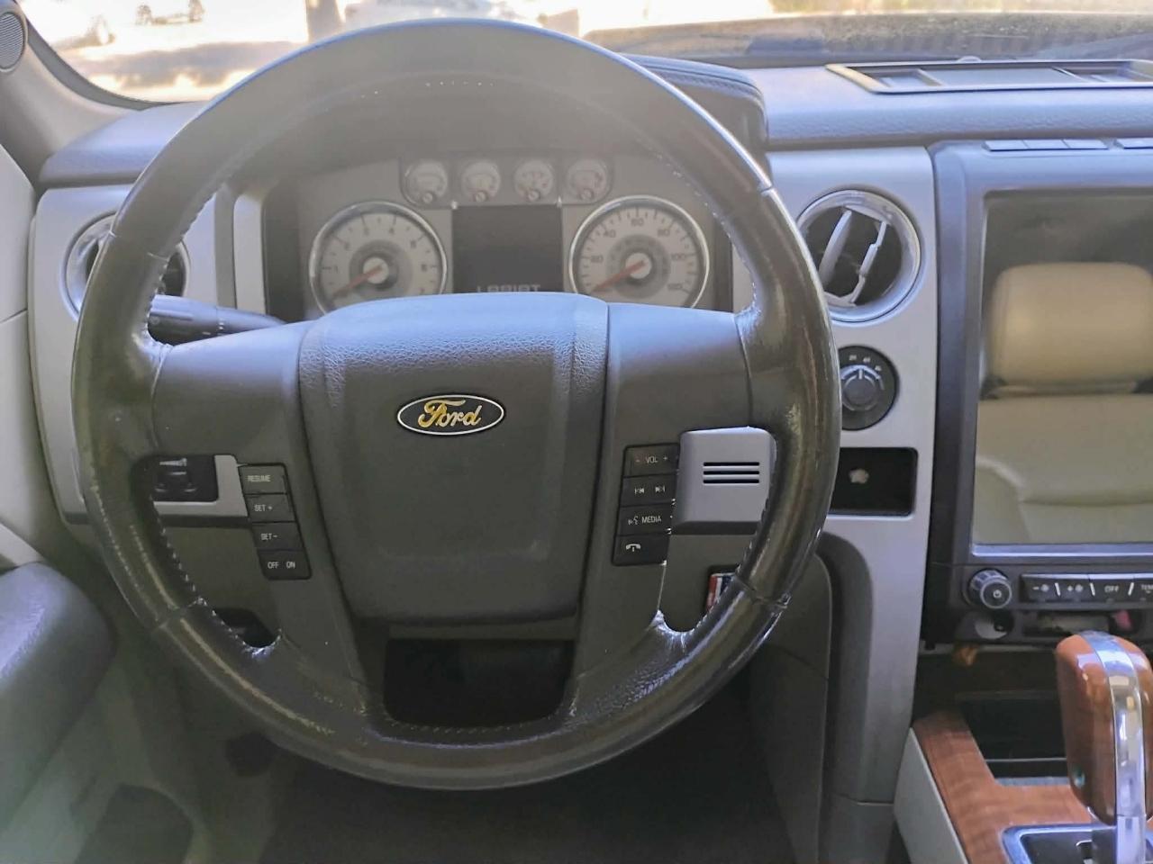 Ford F-150 4WD SuperCrew 139" Lariat 2010