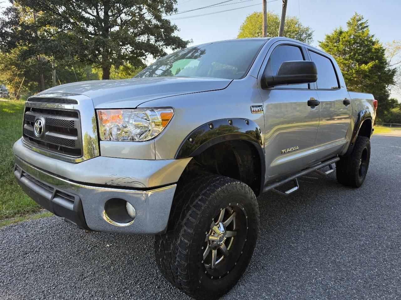 Toyota Tundra 4WD Truck CrewMax 5.7L FFV V8 6-Spd AT (Natl) 2012