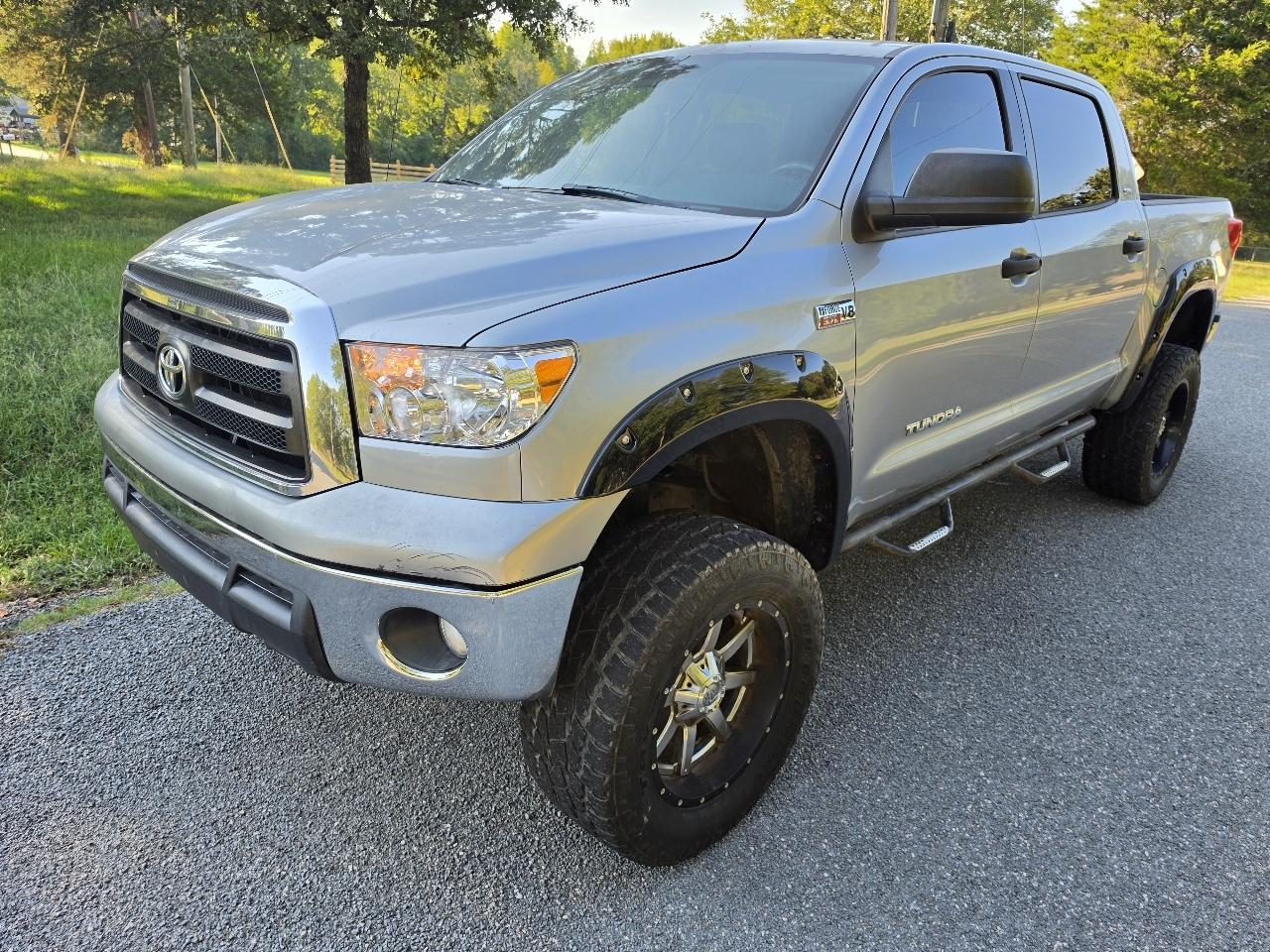 Toyota Tundra 4WD Truck CrewMax 5.7L FFV V8 6-Spd AT (Natl) 2012