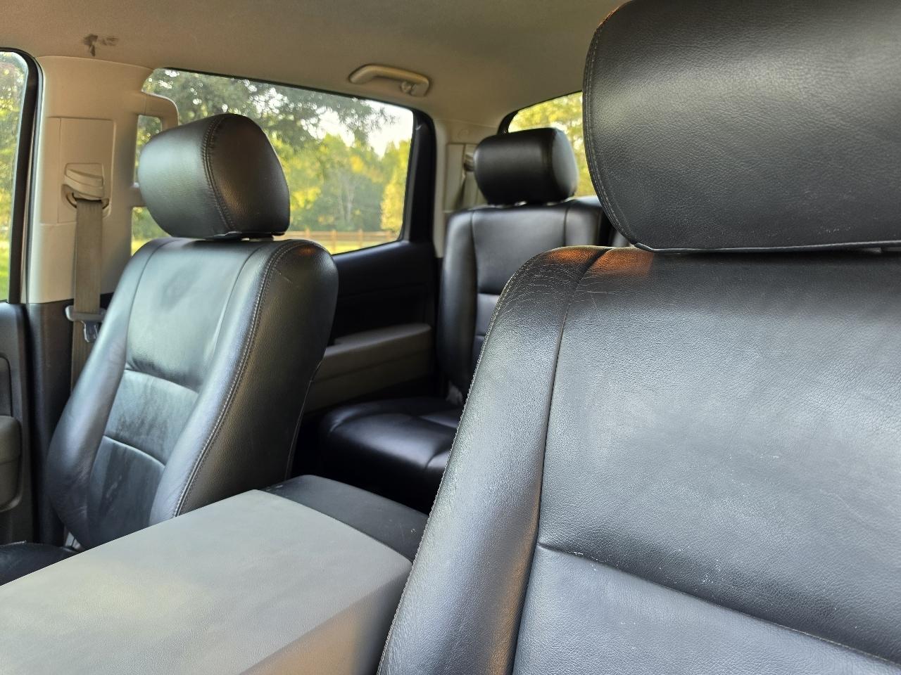 Toyota Tundra 4WD Truck CrewMax 5.7L FFV V8 6-Spd AT (Natl) 2012
