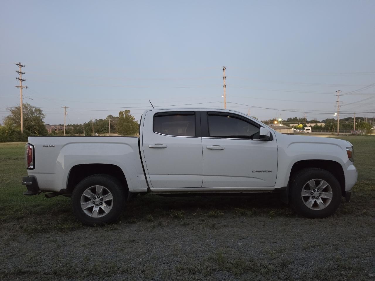 GMC Canyon 4WD Crew Cab 128.3" SLE 2017