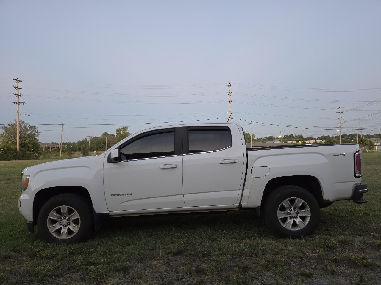 GMC Canyon 4WD Crew Cab 128.3" SLE 2017