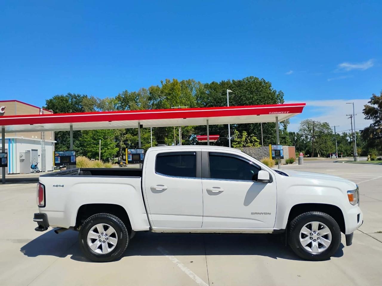 GMC Canyon 4WD Crew Cab 128.3" SLE 2017