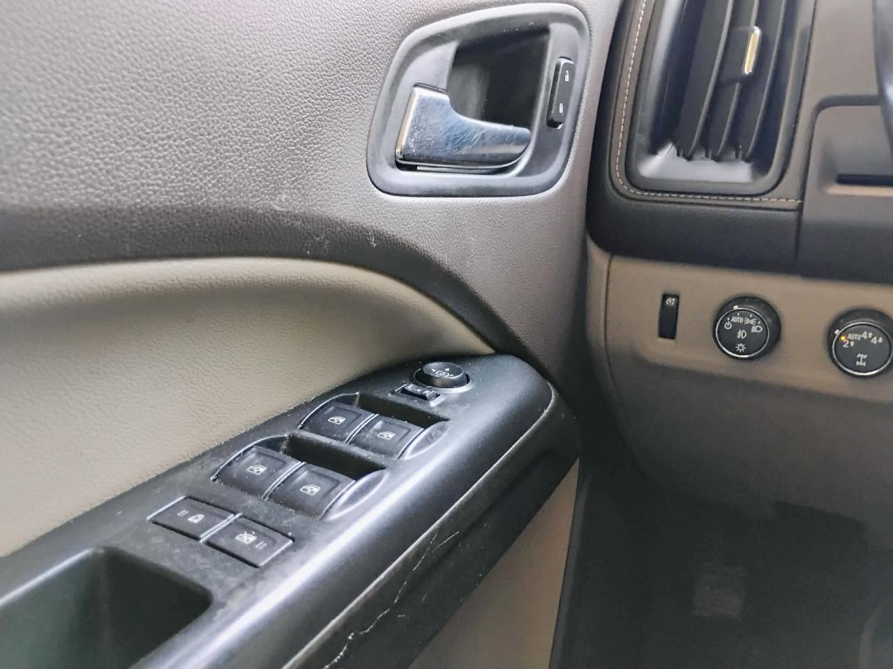 GMC Canyon 4WD Crew Cab 128.3" SLE 2017