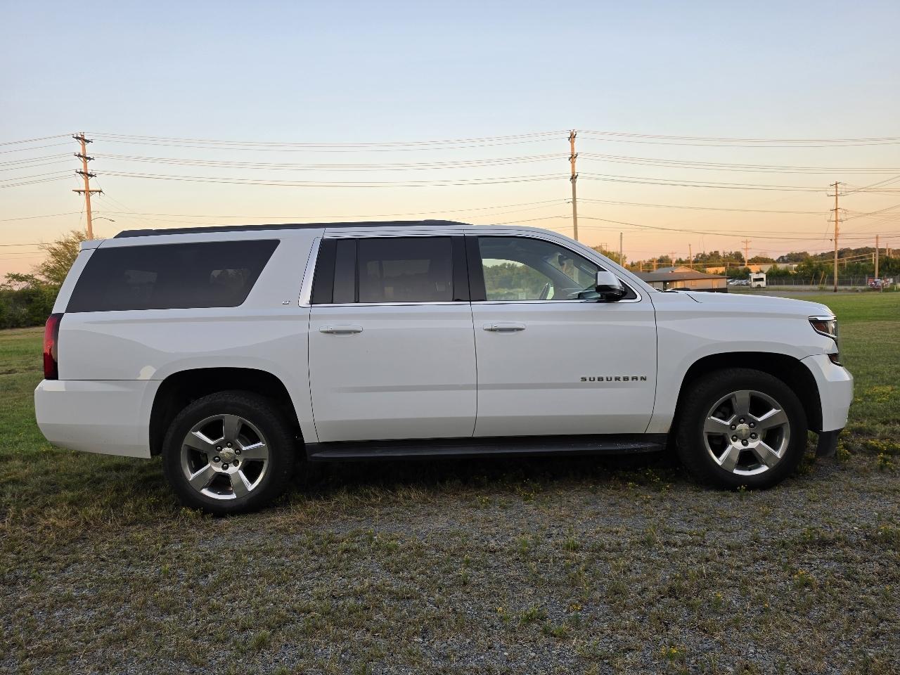 Chevrolet Suburban 4WD 4dr 1500 LT 2018