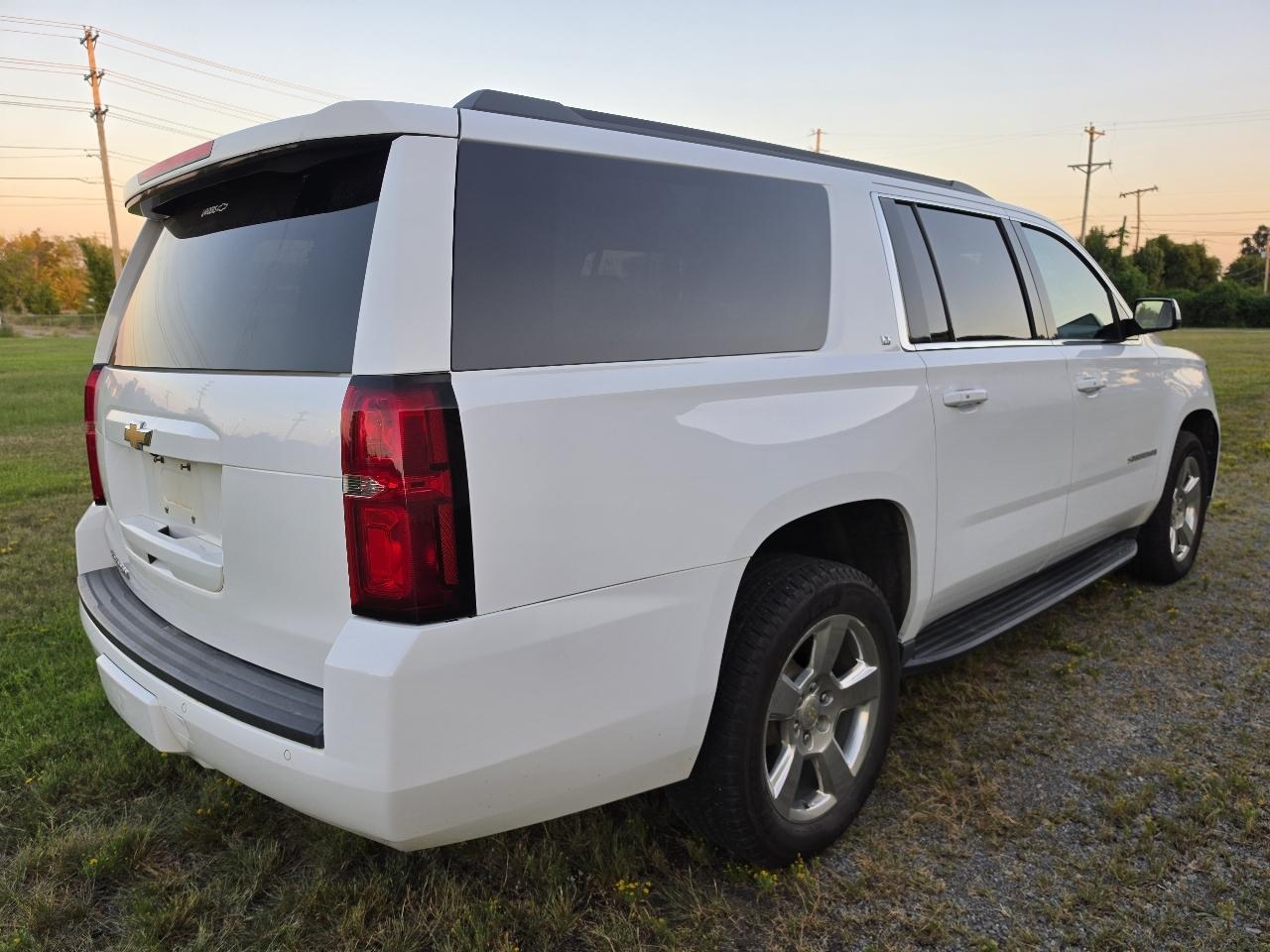 Chevrolet Suburban 4WD 4dr 1500 LT 2018