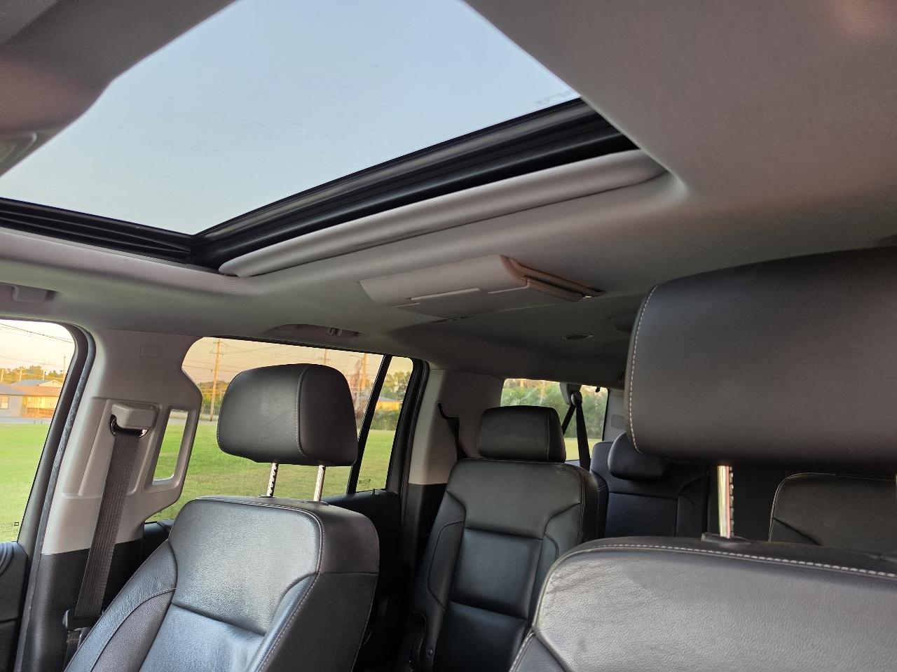 Chevrolet Suburban 4WD 4dr 1500 LT 2018