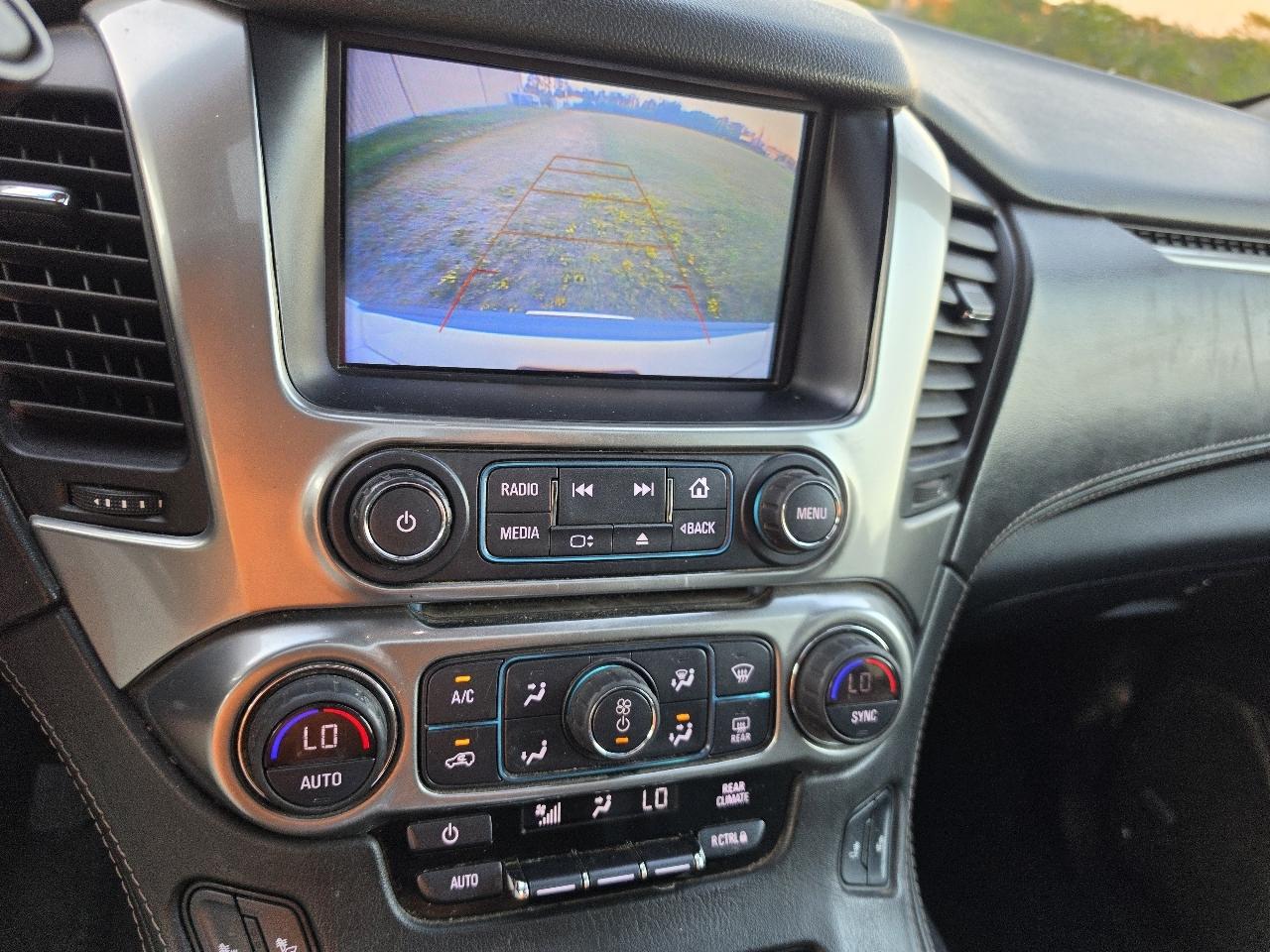 Chevrolet Suburban 4WD 4dr 1500 LT 2018