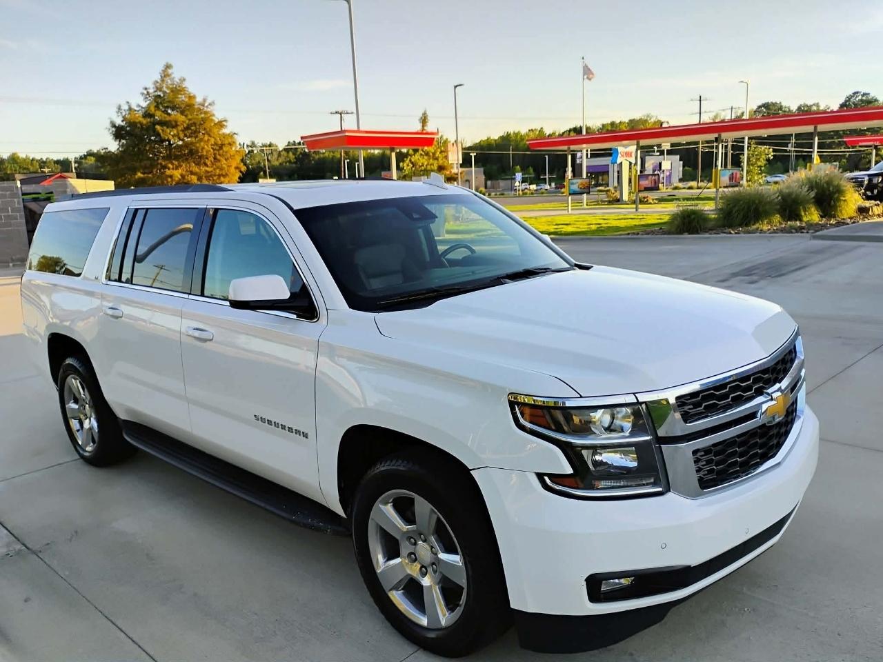 Chevrolet Suburban 4WD 4dr 1500 LT 2018