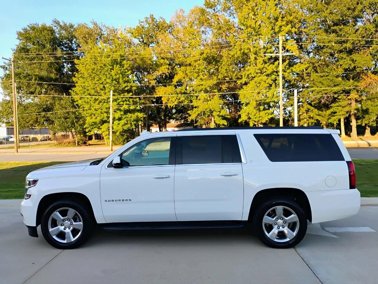 Chevrolet Suburban 4WD 4dr 1500 LT 2018