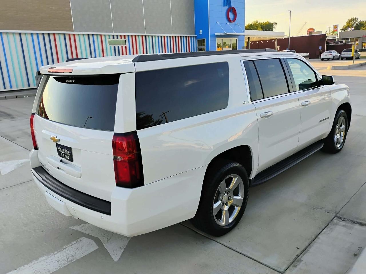 Chevrolet Suburban 4WD 4dr 1500 LT 2018