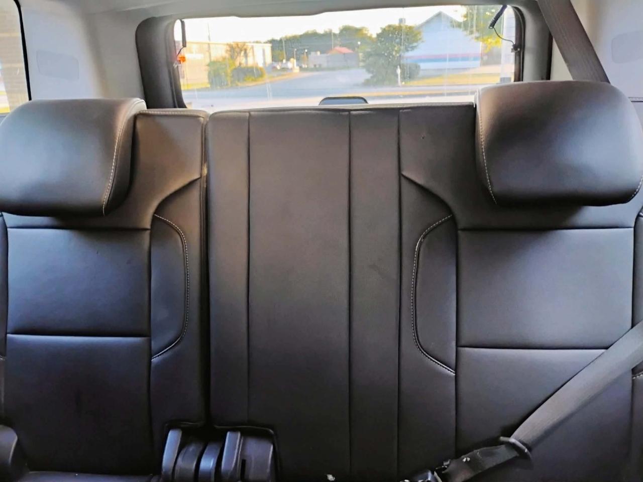 Chevrolet Suburban 4WD 4dr 1500 LT 2018