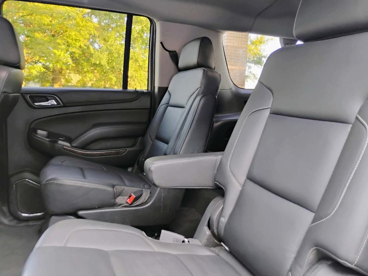 Chevrolet Suburban 4WD 4dr 1500 LT 2018
