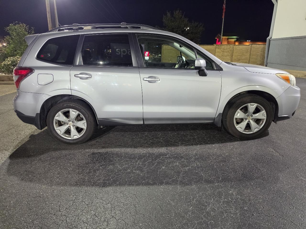 Subaru Forester 4dr CVT 2.5i Limited PZEV 2015