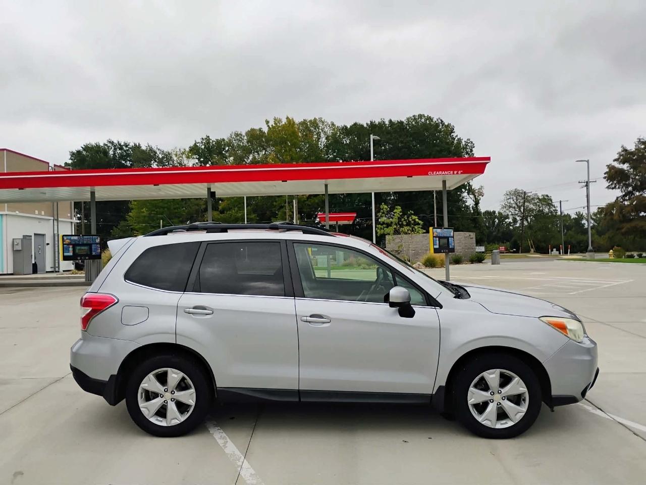 Subaru Forester 4dr CVT 2.5i Limited PZEV 2015