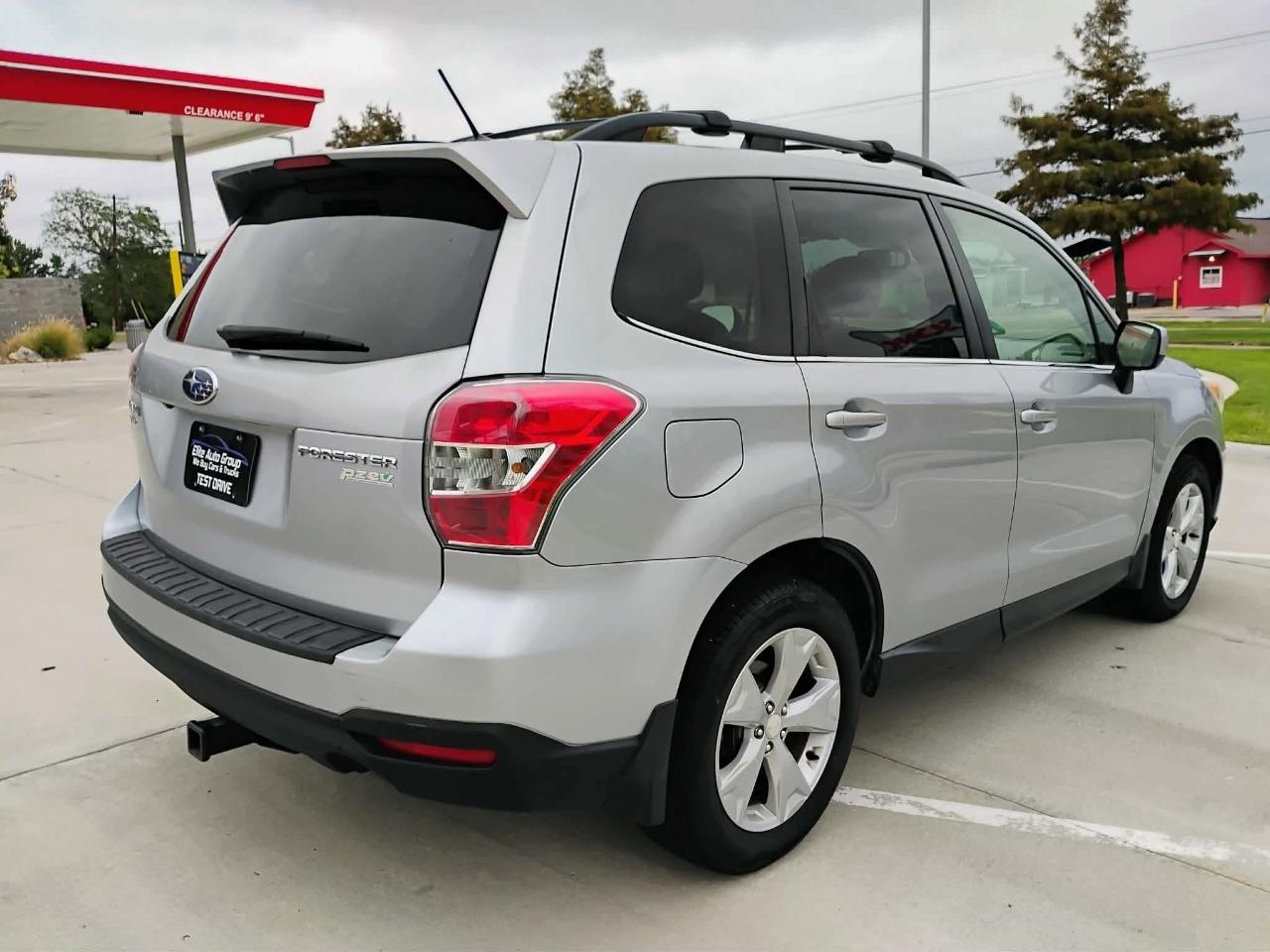 Subaru Forester 4dr CVT 2.5i Limited PZEV 2015