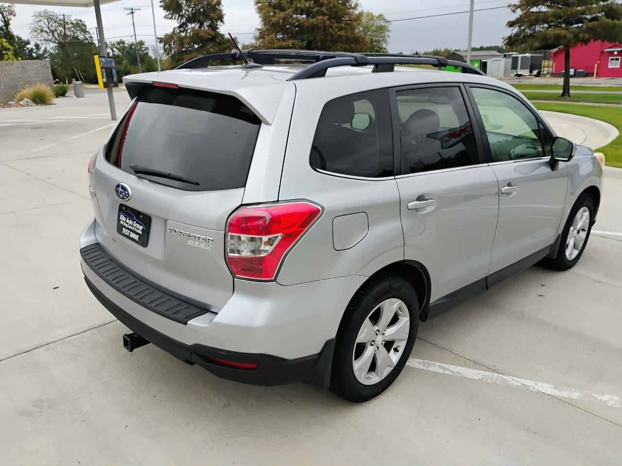 Subaru Forester 4dr CVT 2.5i Limited PZEV 2015