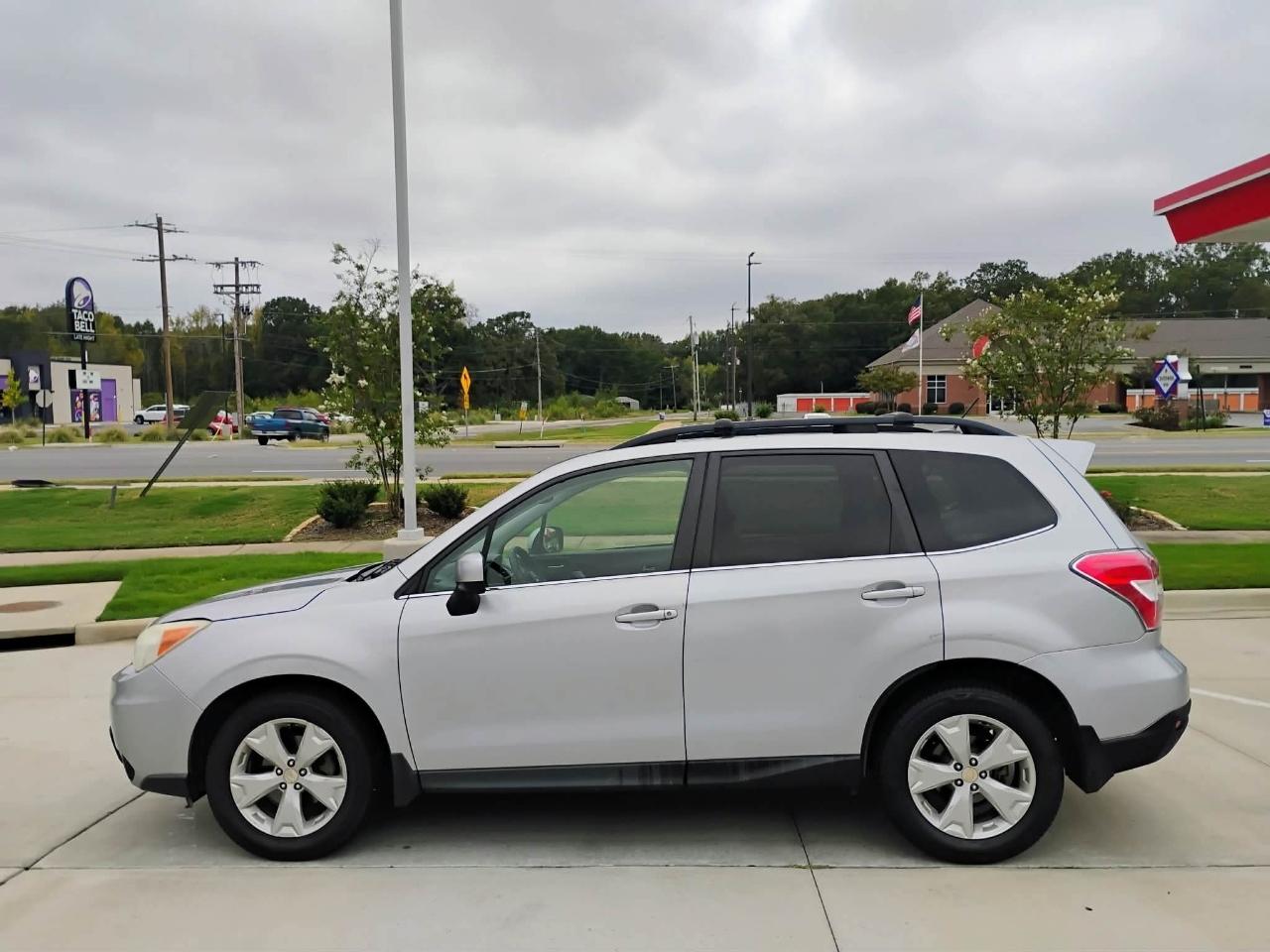 Subaru Forester 4dr CVT 2.5i Limited PZEV 2015