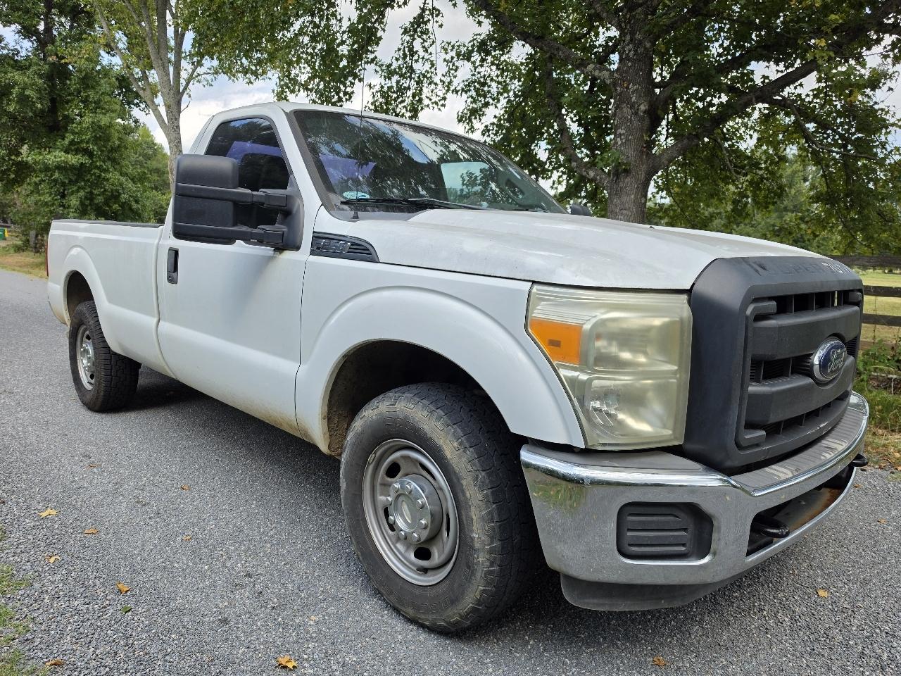 Ford Super Duty F-250 SRW 2WD Reg Cab 137" XLT 2013