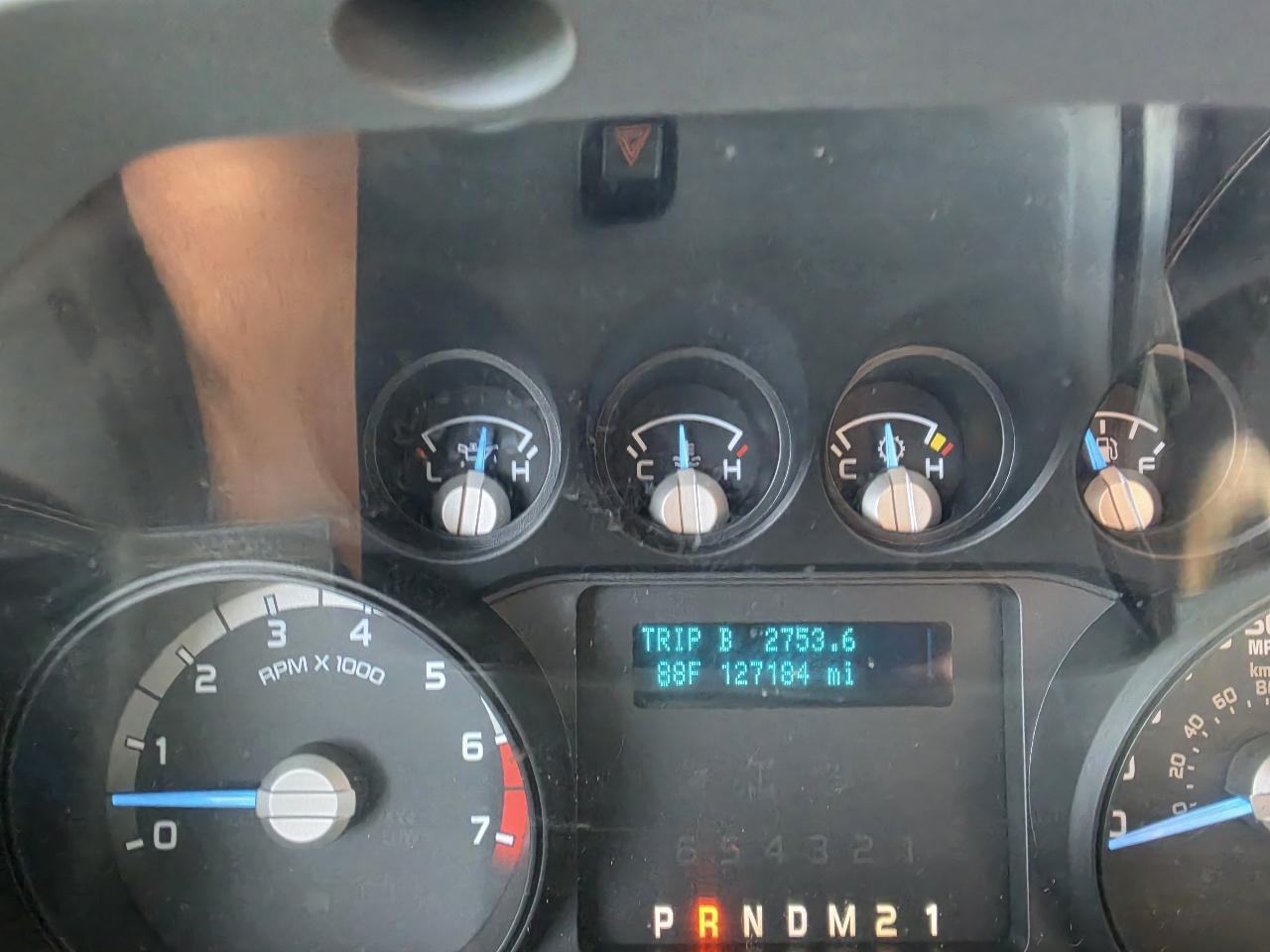 Ford Super Duty F-250 SRW 2WD Reg Cab 137" XLT 2013