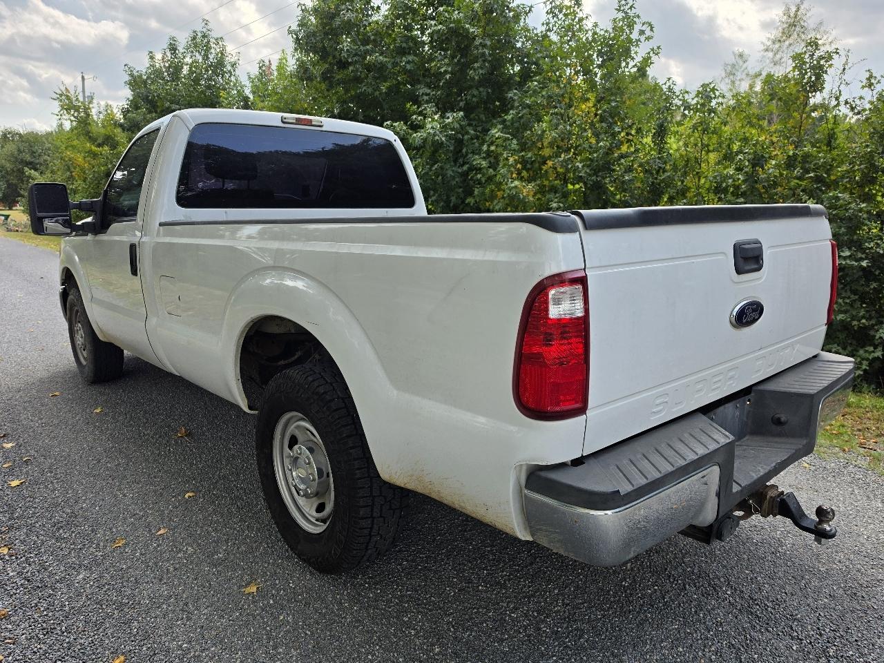 Ford Super Duty F-250 SRW 2WD Reg Cab 137" XLT 2013
