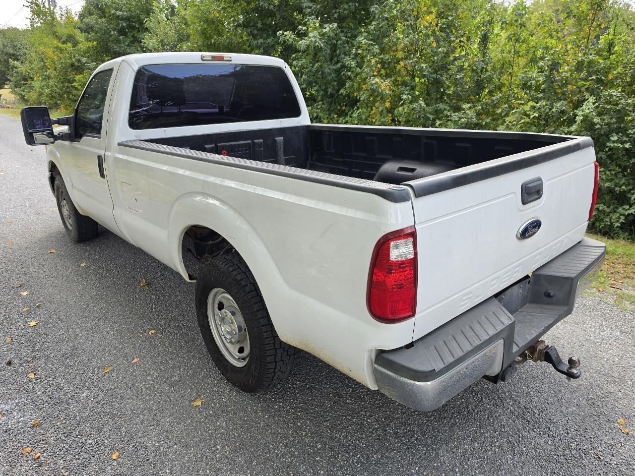 Ford Super Duty F-250 SRW 2WD Reg Cab 137" XLT 2013