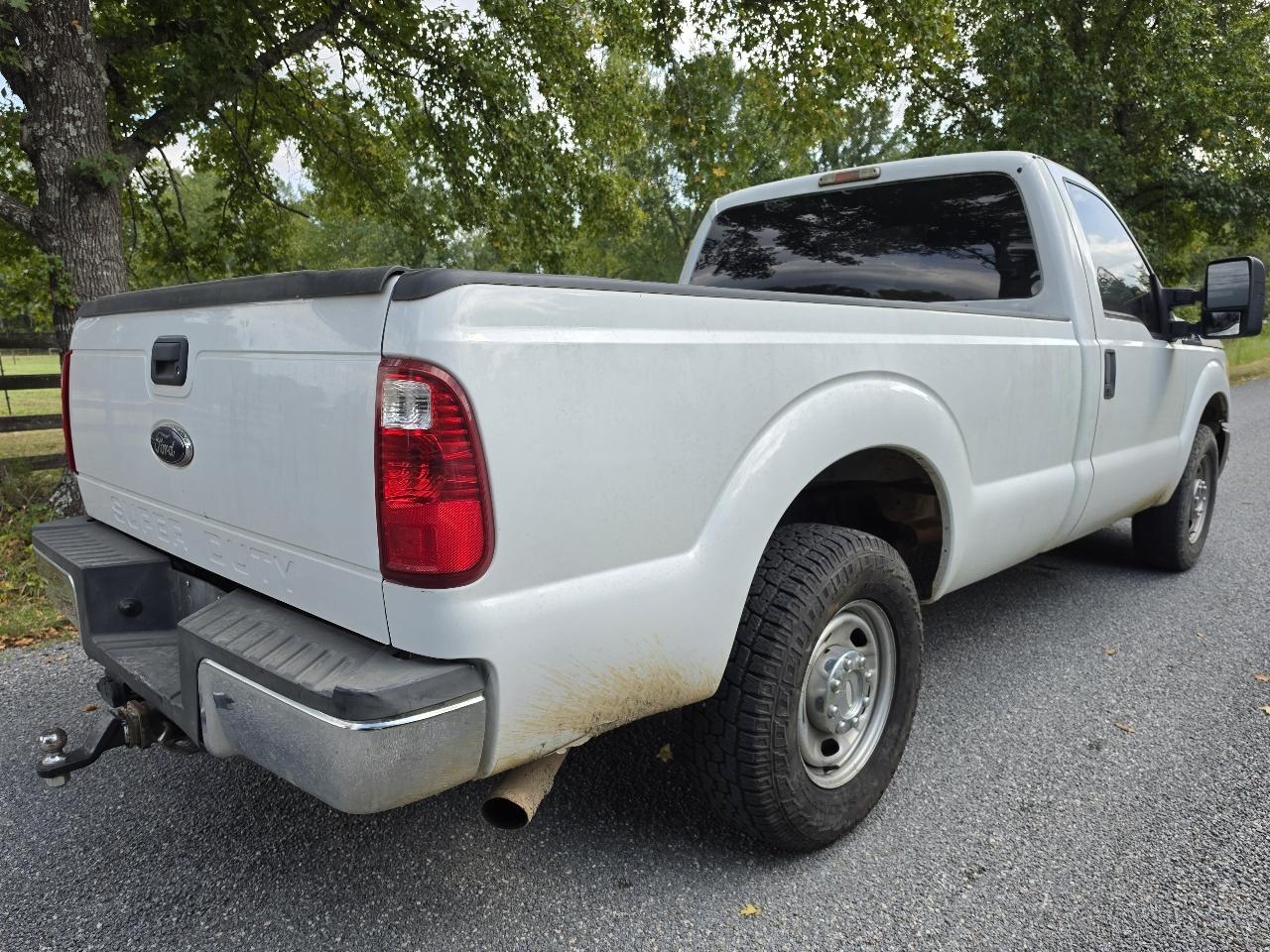 Ford Super Duty F-250 SRW 2WD Reg Cab 137" XLT 2013