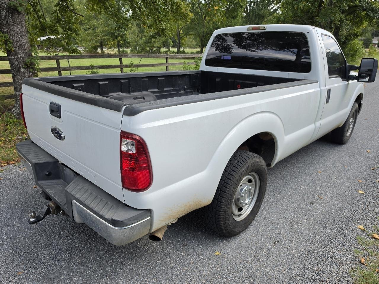 Ford Super Duty F-250 SRW 2WD Reg Cab 137" XLT 2013