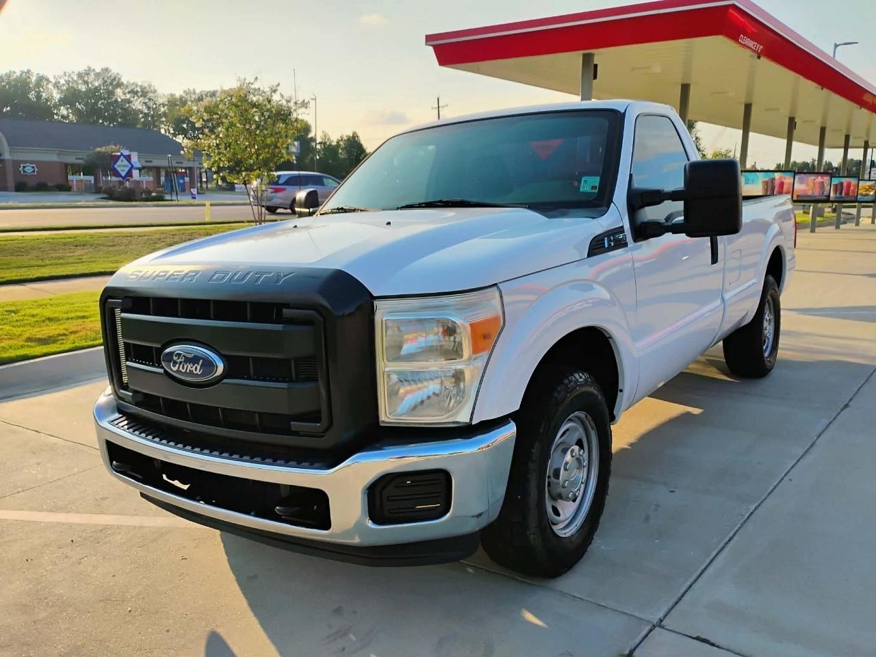 Ford Super Duty F-250 SRW 2WD Reg Cab 137" XLT 2013