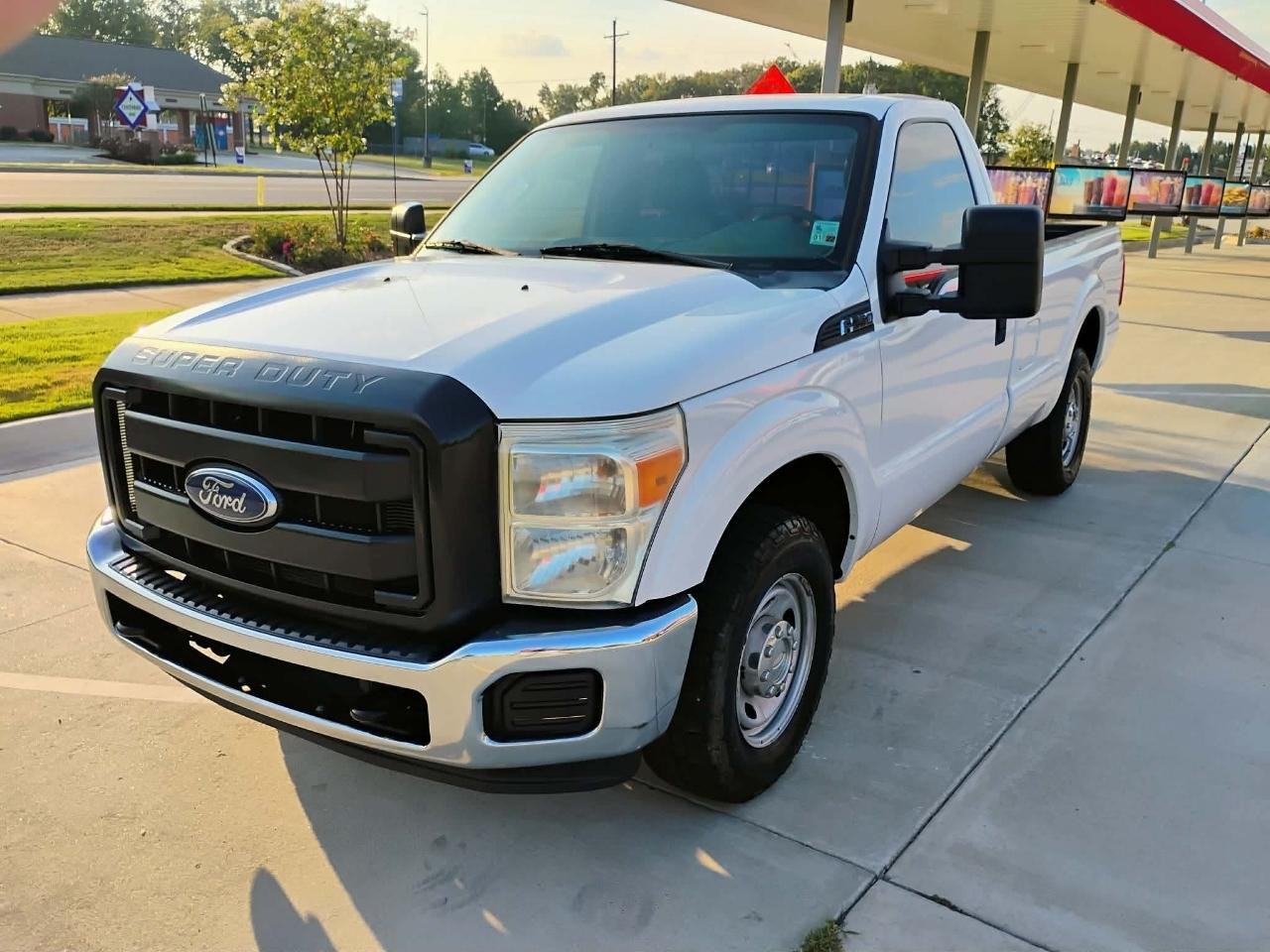 Ford Super Duty F-250 SRW 2WD Reg Cab 137" XLT 2013