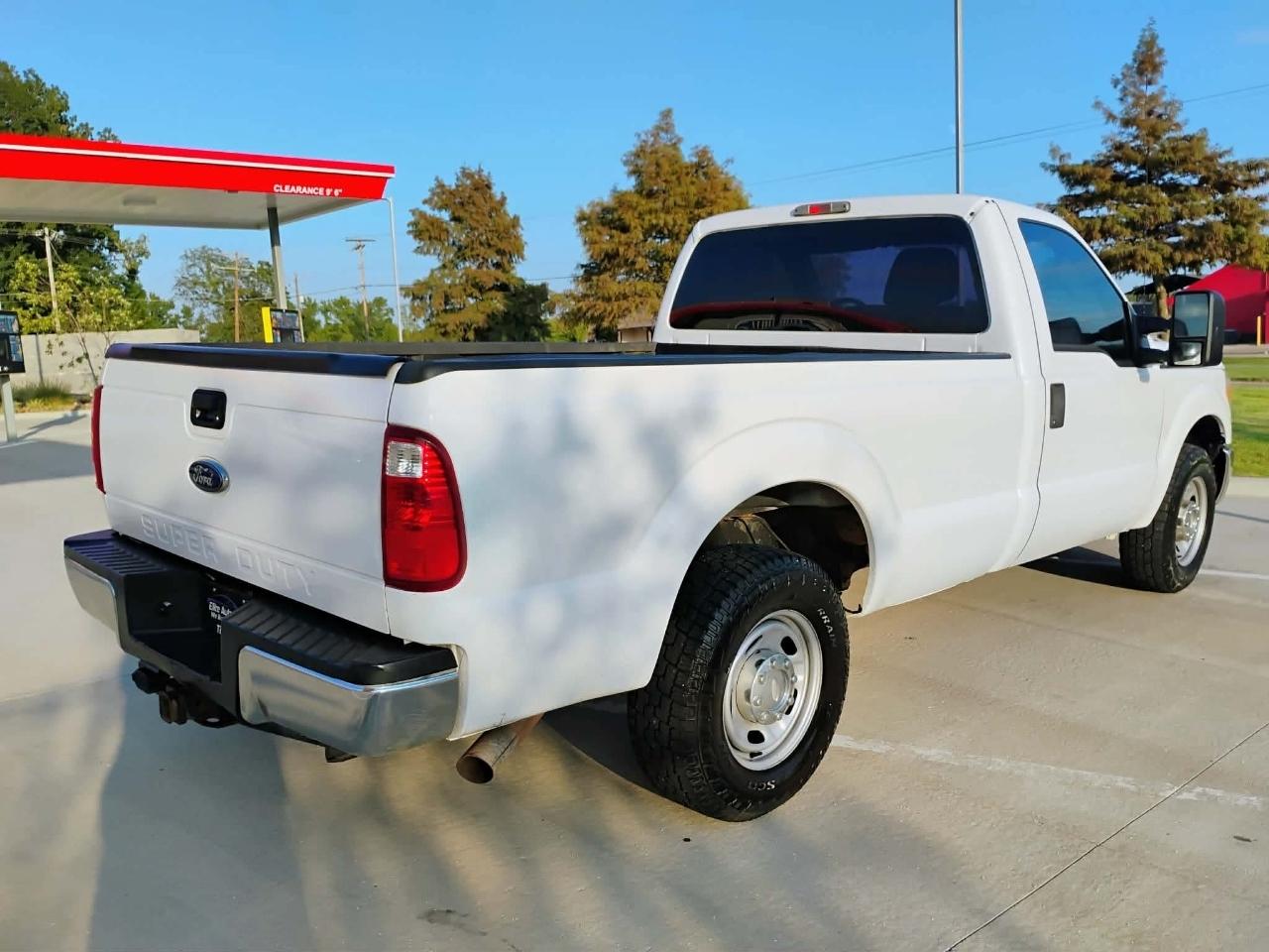 Ford Super Duty F-250 SRW 2WD Reg Cab 137" XLT 2013